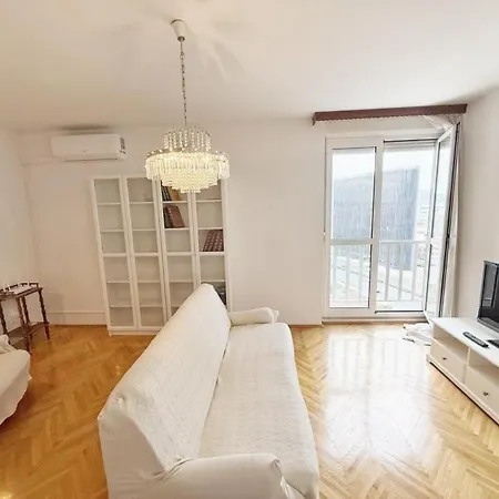 Sibenska Cozy شقة