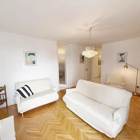 Sibenska Cozy شقة
